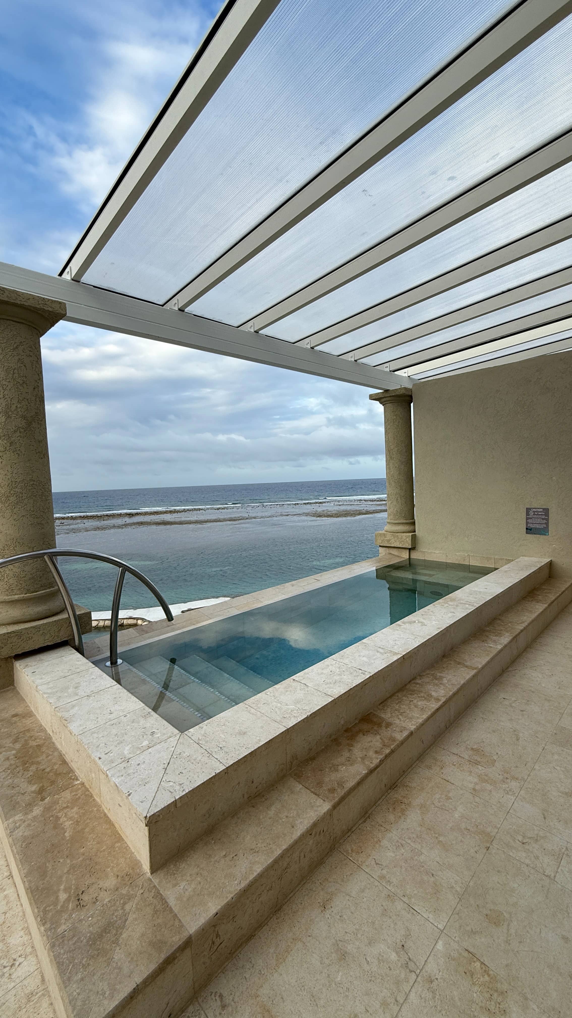 Beachfront One-Bedroom Skypool Butler Suite w/Rooftop Terrace